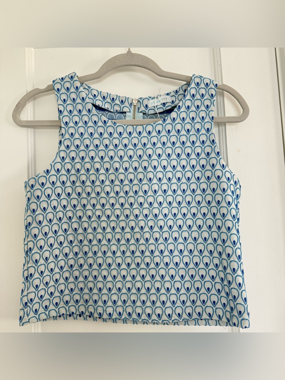 Jun & Ivy Crop Top Structured Blue Patterned Sleeveless Top Blouse Size Small
